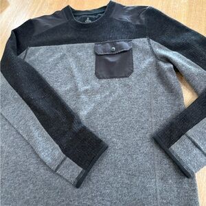 Prana Men's Black and Gray Crewneck Sweater